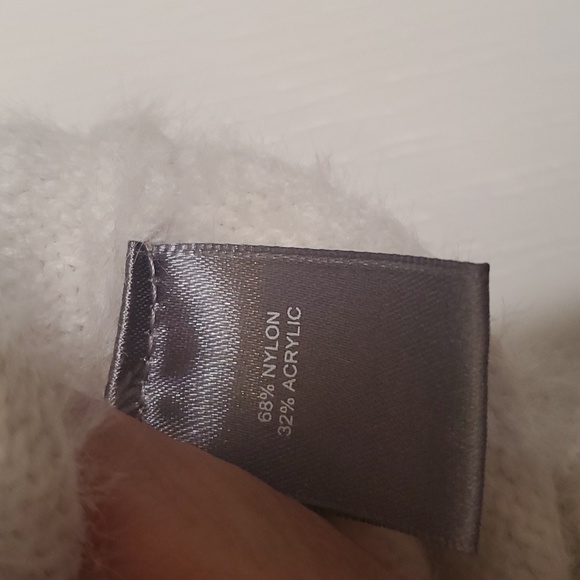 EUC✨ MARLED brand women's L white eyelash fuzzy short sleeve mock neck sweater - Picture 3 of 5